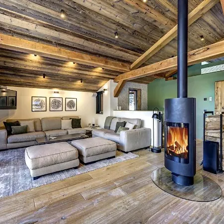 וילה Luxurios Chalet With Indoor Pool, Sauna And Jacuzzi- If You Want To Book, Please Contact On Wh-ats-app - 0034-635-520-036 !!!!