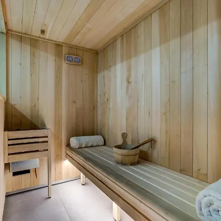 Luxurios Chalet With Indoor Pool, Sauna And Jacuzzi- If You Want To Book, Please Contact On Wh-ats-app - 0034-635-520-036 !!!! וילה *