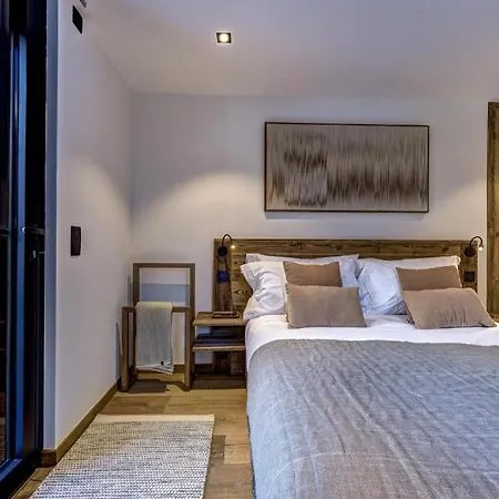 Luxurios Chalet With Indoor Pool, Sauna And Jacuzzi- If You Want To Book, Please Contact On Wh-ats-app - 0034-635-520-036 !!!! * שאמוני